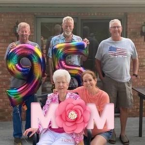 Meet your Posher, Linda